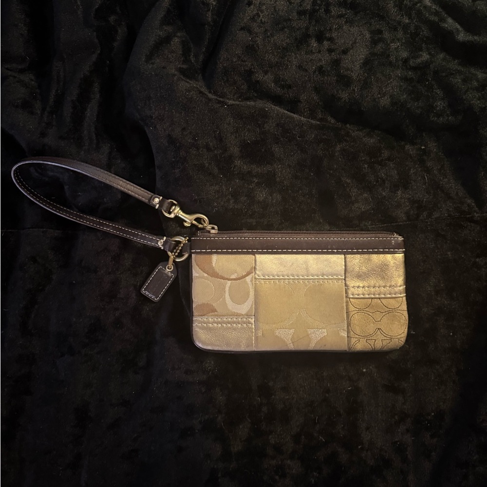 Y2k Coach Monogram wallet/wristlet